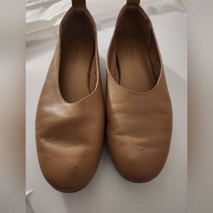 Everlane size 6 tan shoes